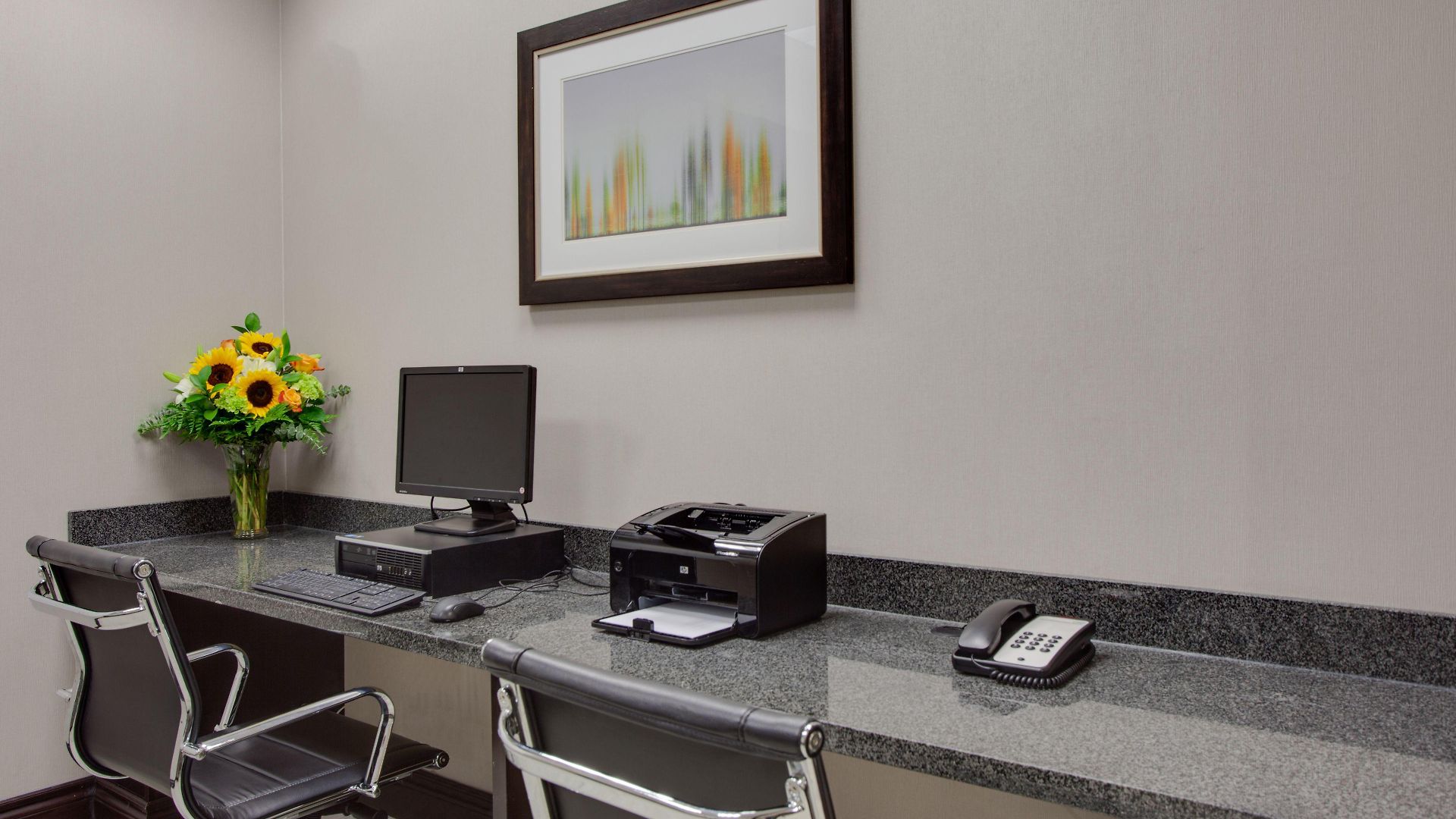 Express & East-orleans By Ihg Hotel 2*