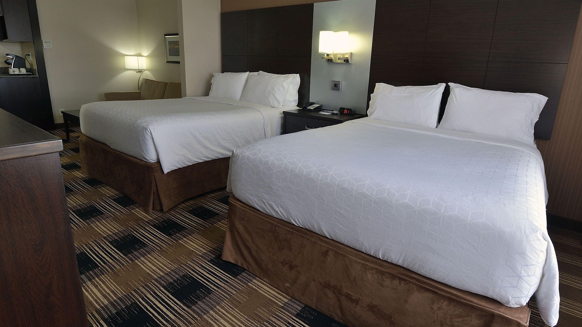 Express & East-orleans By Ihg Hotel 2*