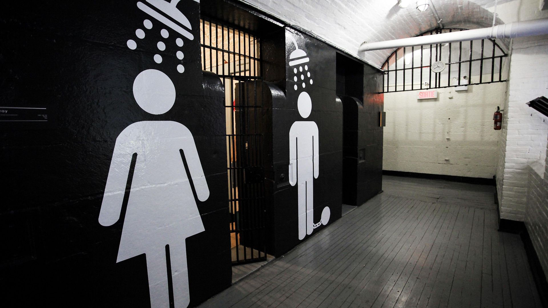 Saintlo Ottawa Jail Hostel