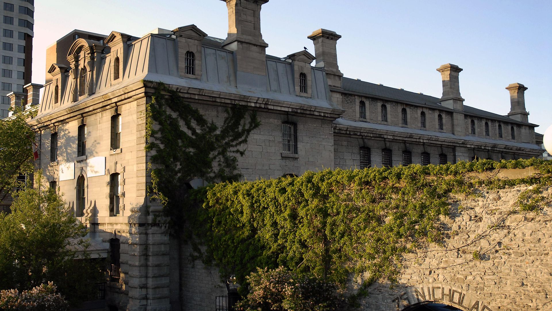 Saintlo Ottawa Jail Hostel Ottawa