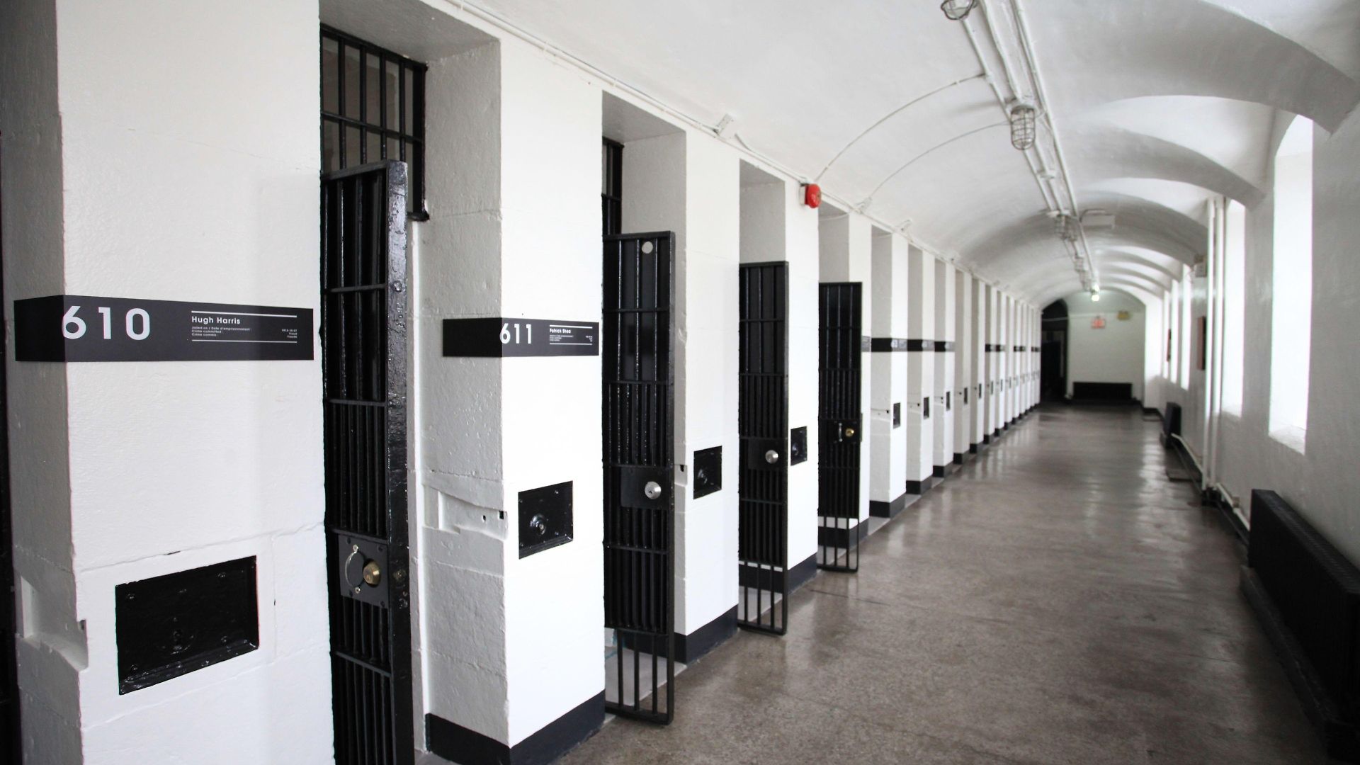 Saintlo Ottawa Jail Hostel