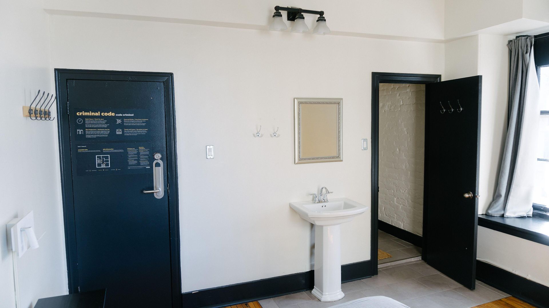 Saintlo Ottawa Jail Hostel Ottawa
