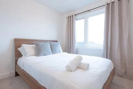 Modern 2br With Parking Near Airport And Downtown Ottawa