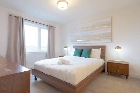 Modern 2br With Parking Near Airport And Downtown Holiday home Ottawa