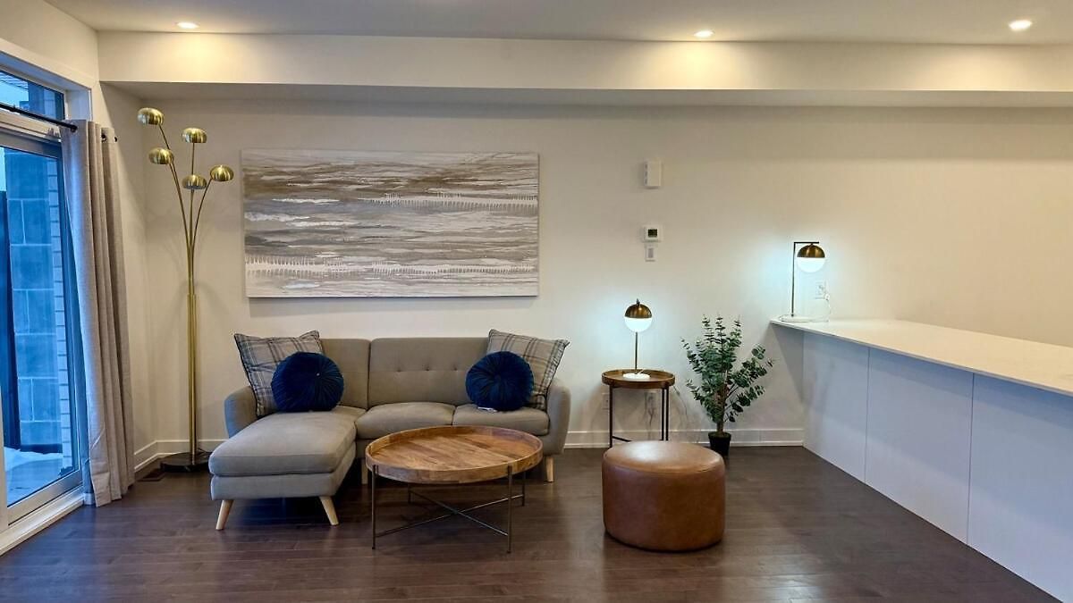 Modern 2br With Parking Near Airport And Downtown *