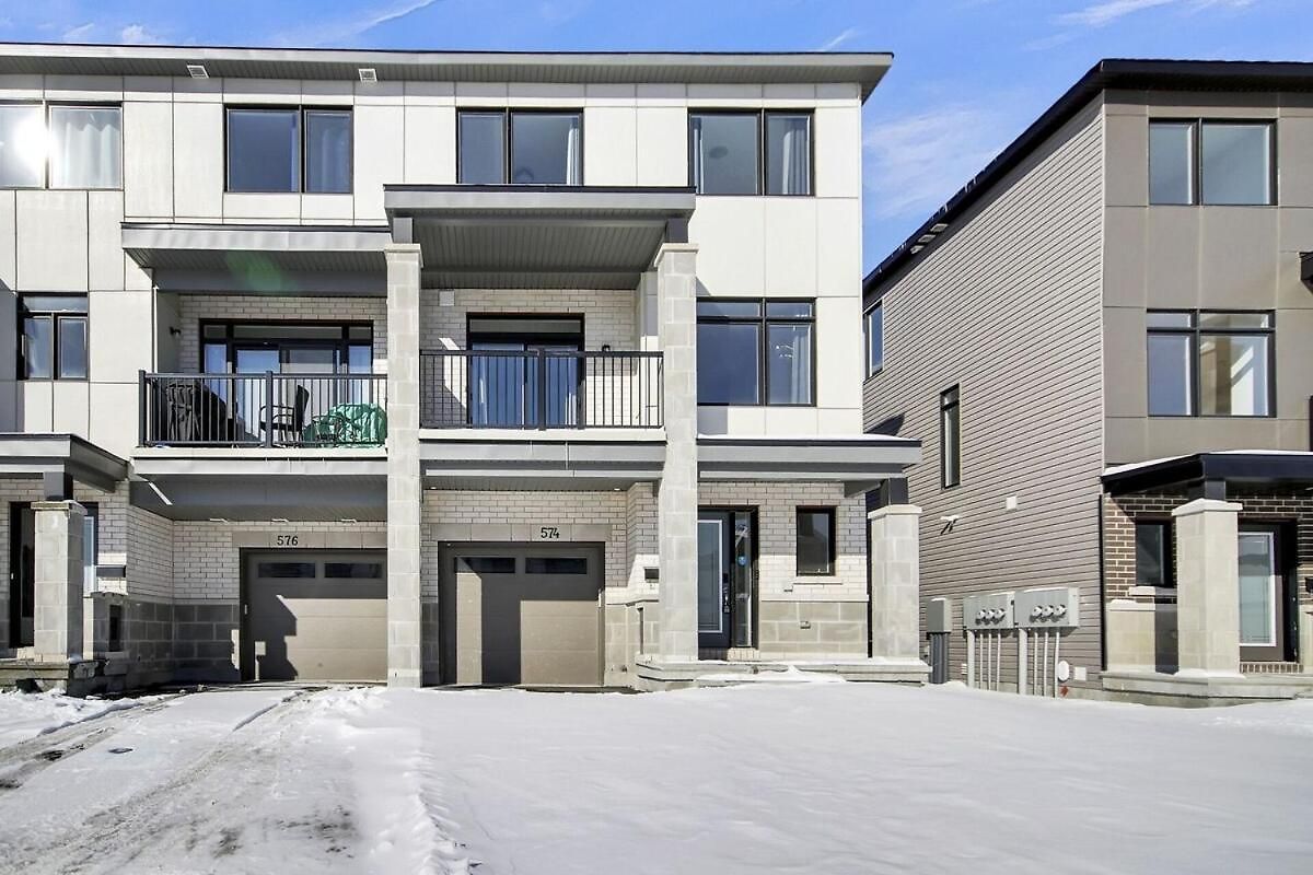 Holiday home Modern 2br With Parking Near Airport And Downtown Ottawa