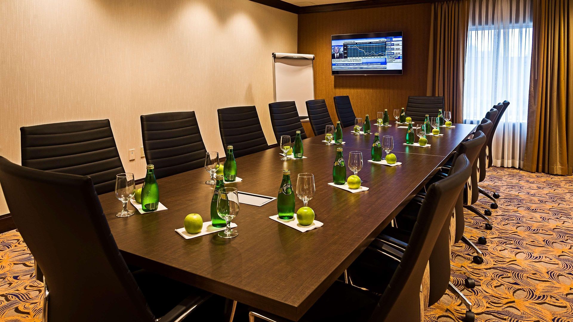 Hampton By Hilton Airport Hotel 3*
