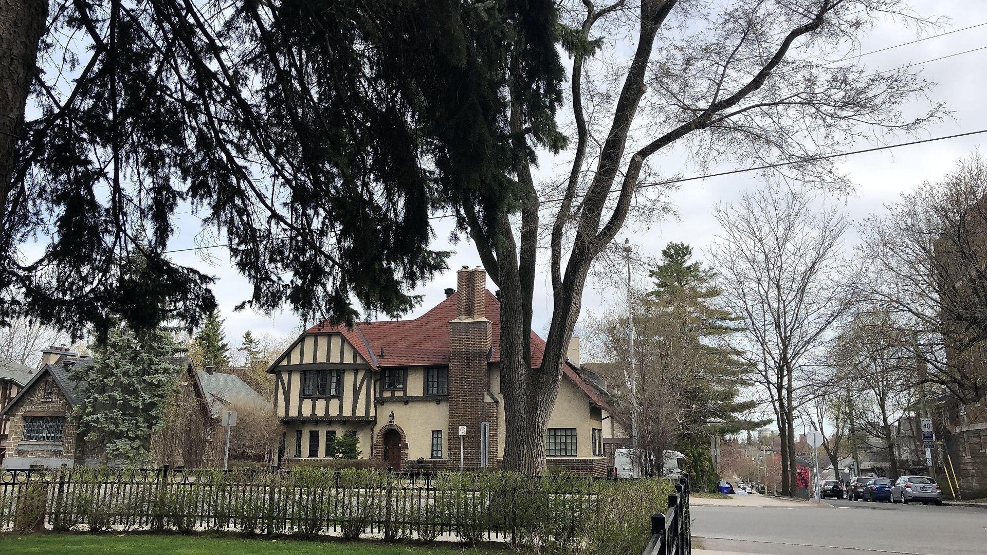 The Ambassador Guest house Ottawa