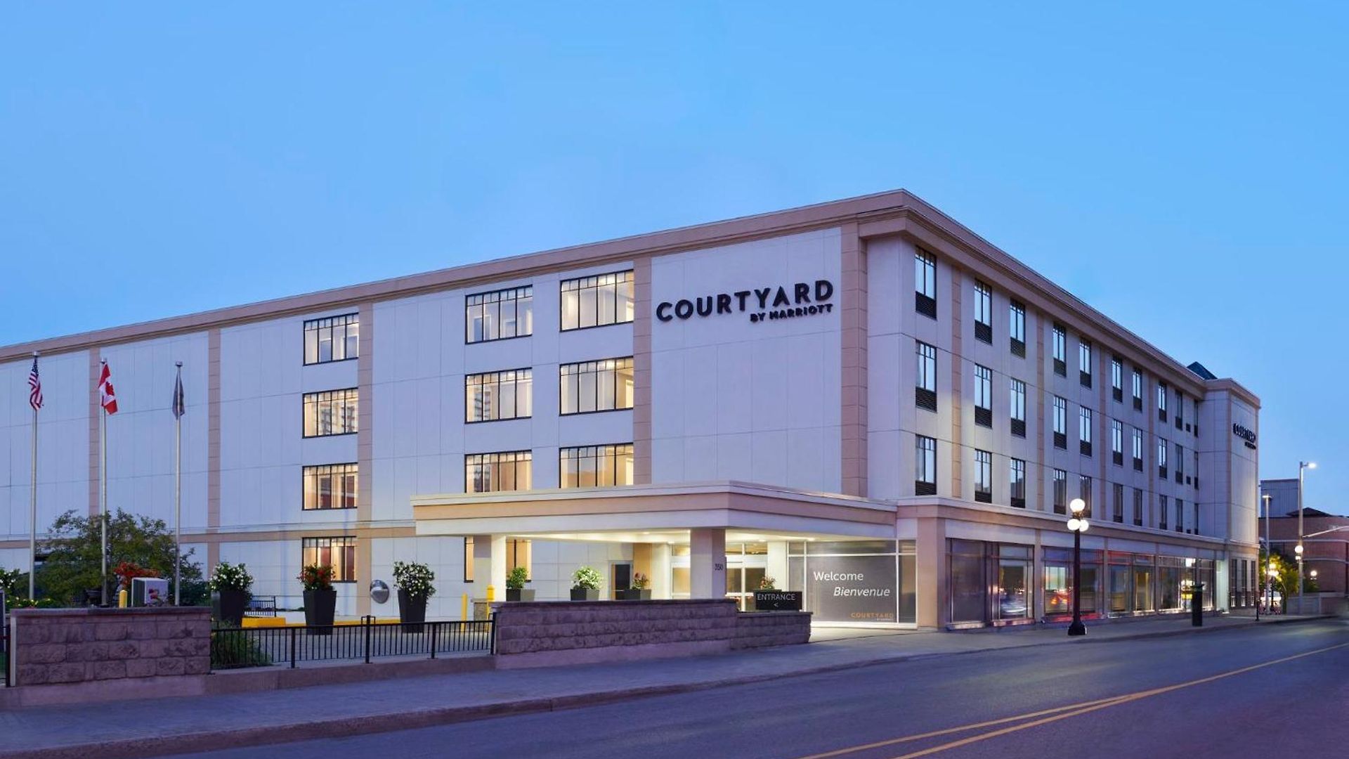 Courtyard By Marriott Downtown Hotel 3*