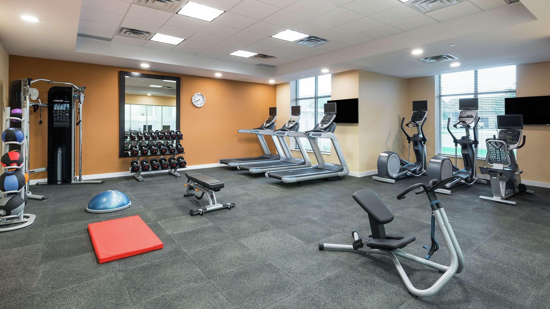 Homewood By Hilton Airport Hotel 3*