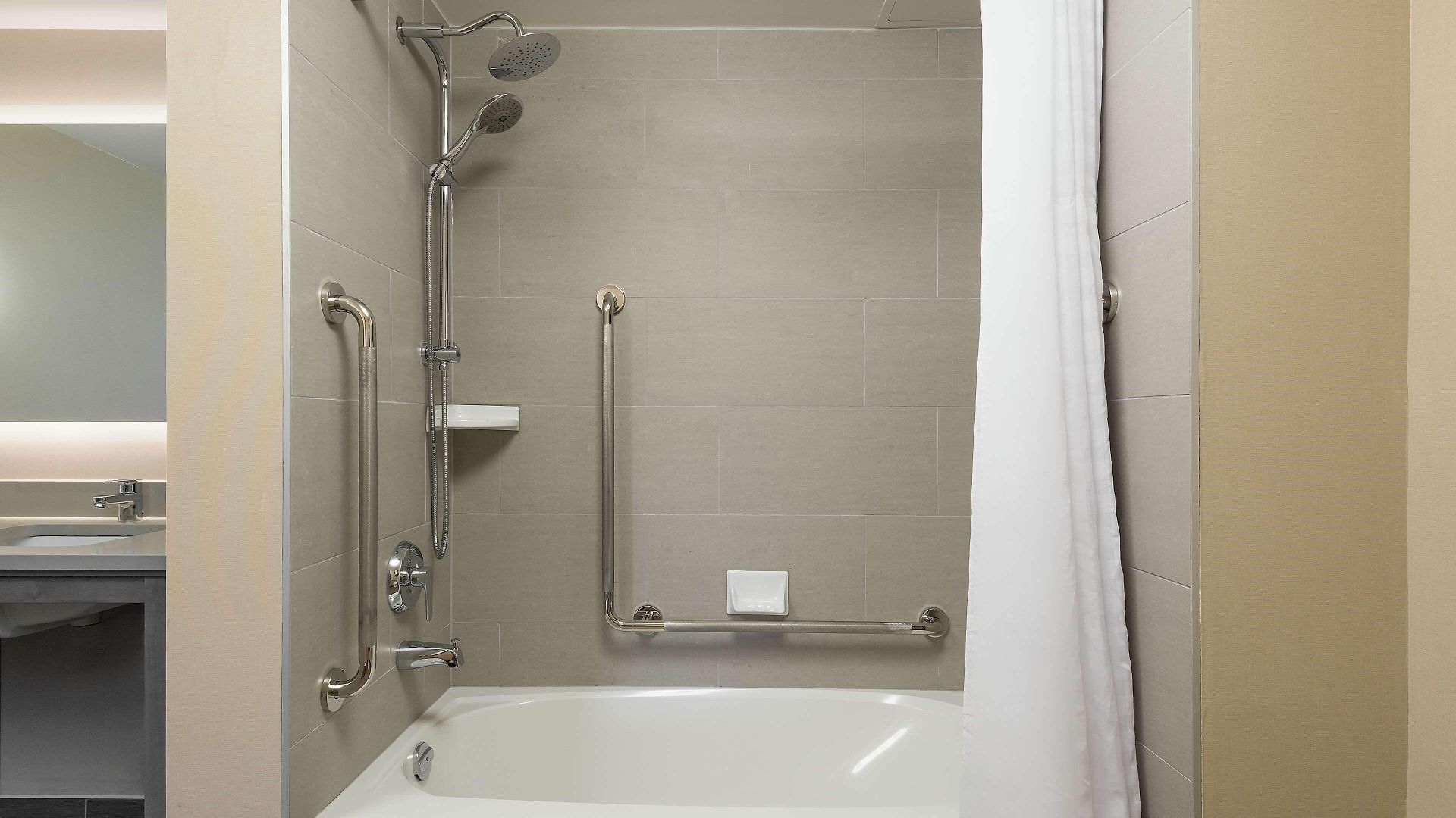 Homewood By Hilton Airport Hotel Ottawa