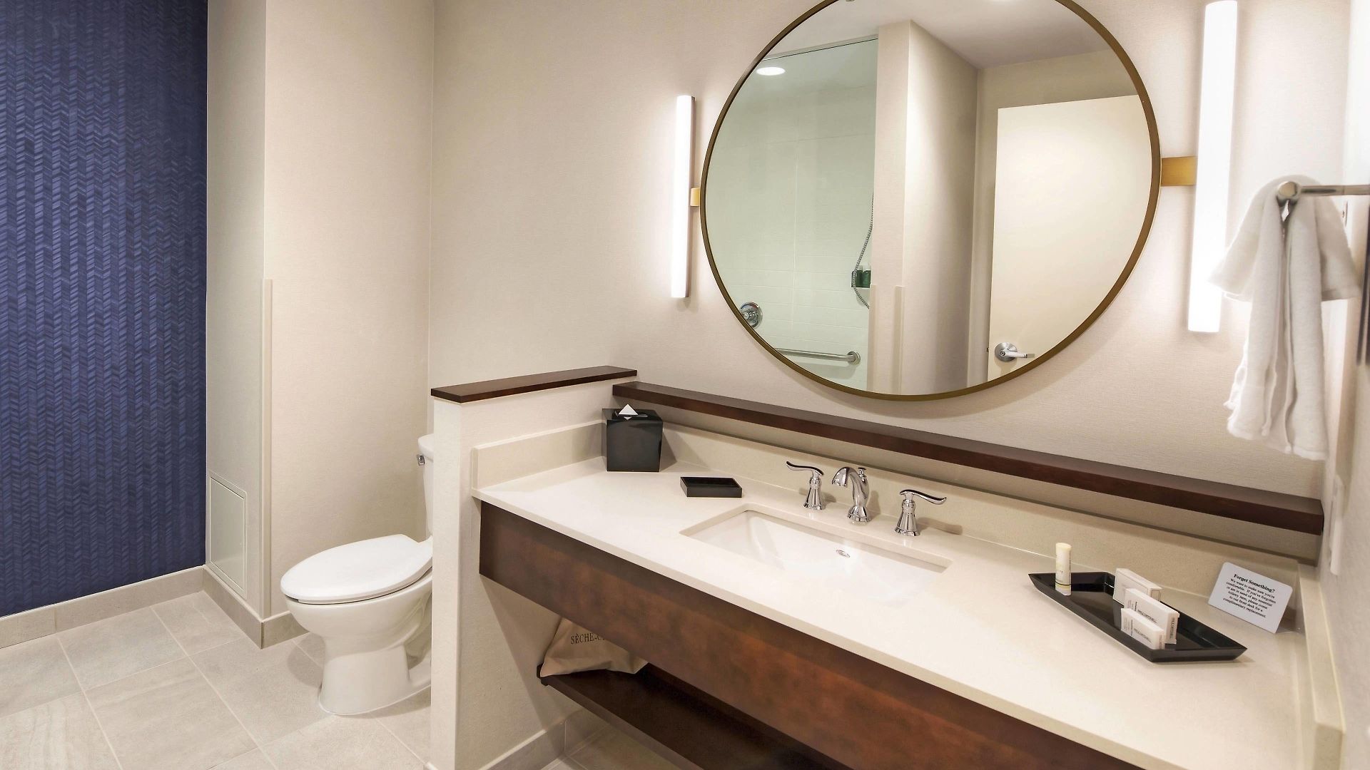 Fairfield & By Marriott Airport Hotel 3*