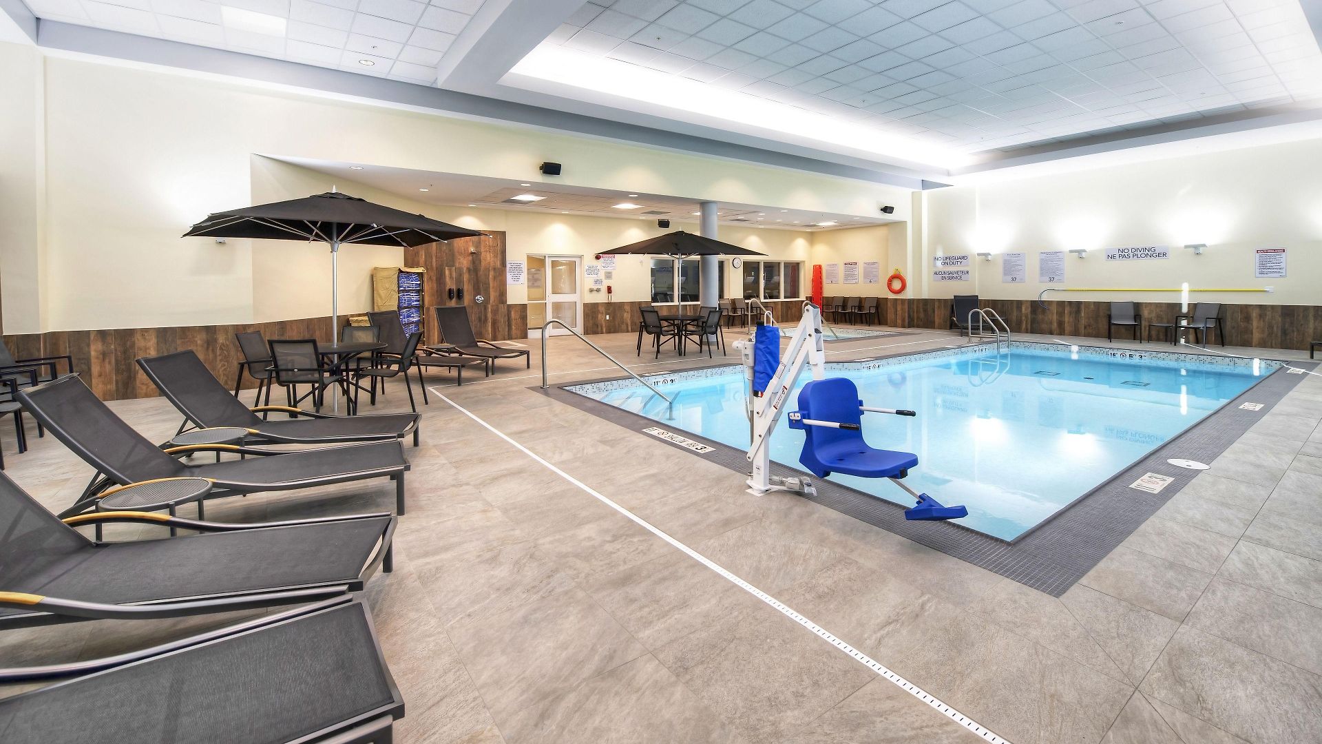 Hotel Fairfield & By Marriott Airport Ottawa