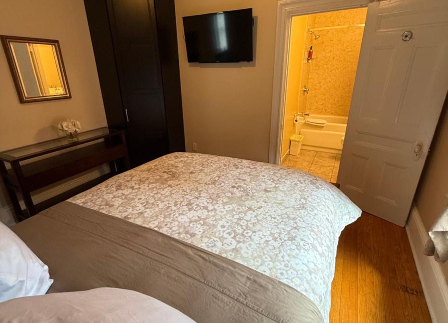 Bed & Breakfast The Century House Ottawa