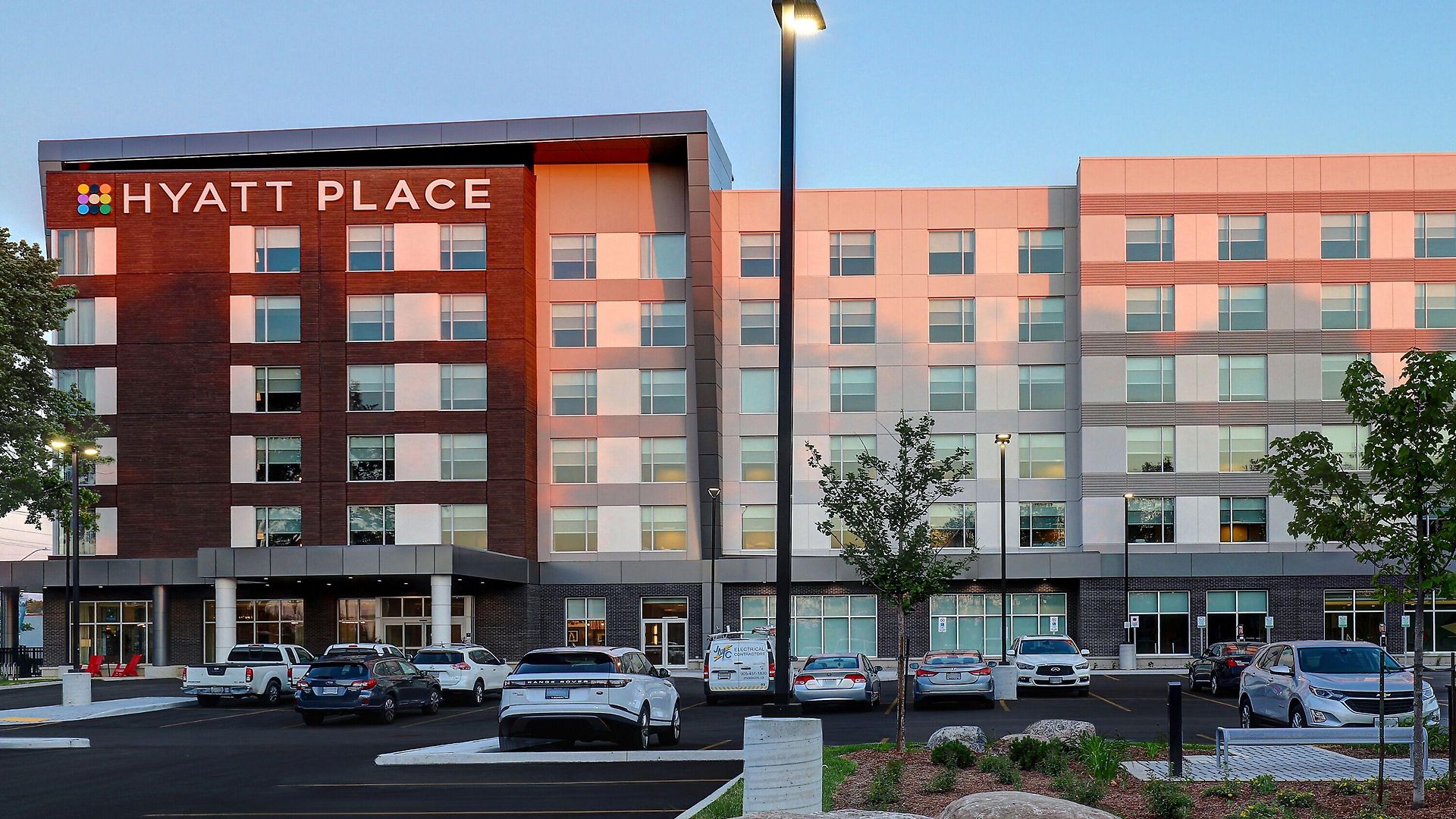 Hyatt Place West Hotel 3*