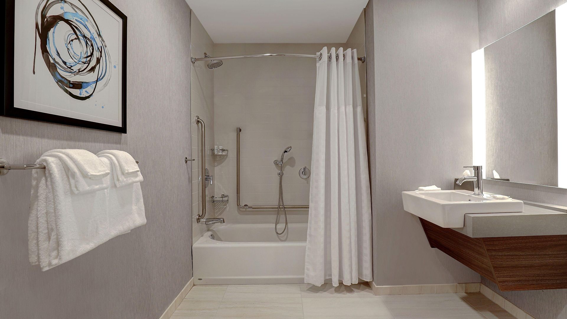 Hyatt Place West Hotel 3*