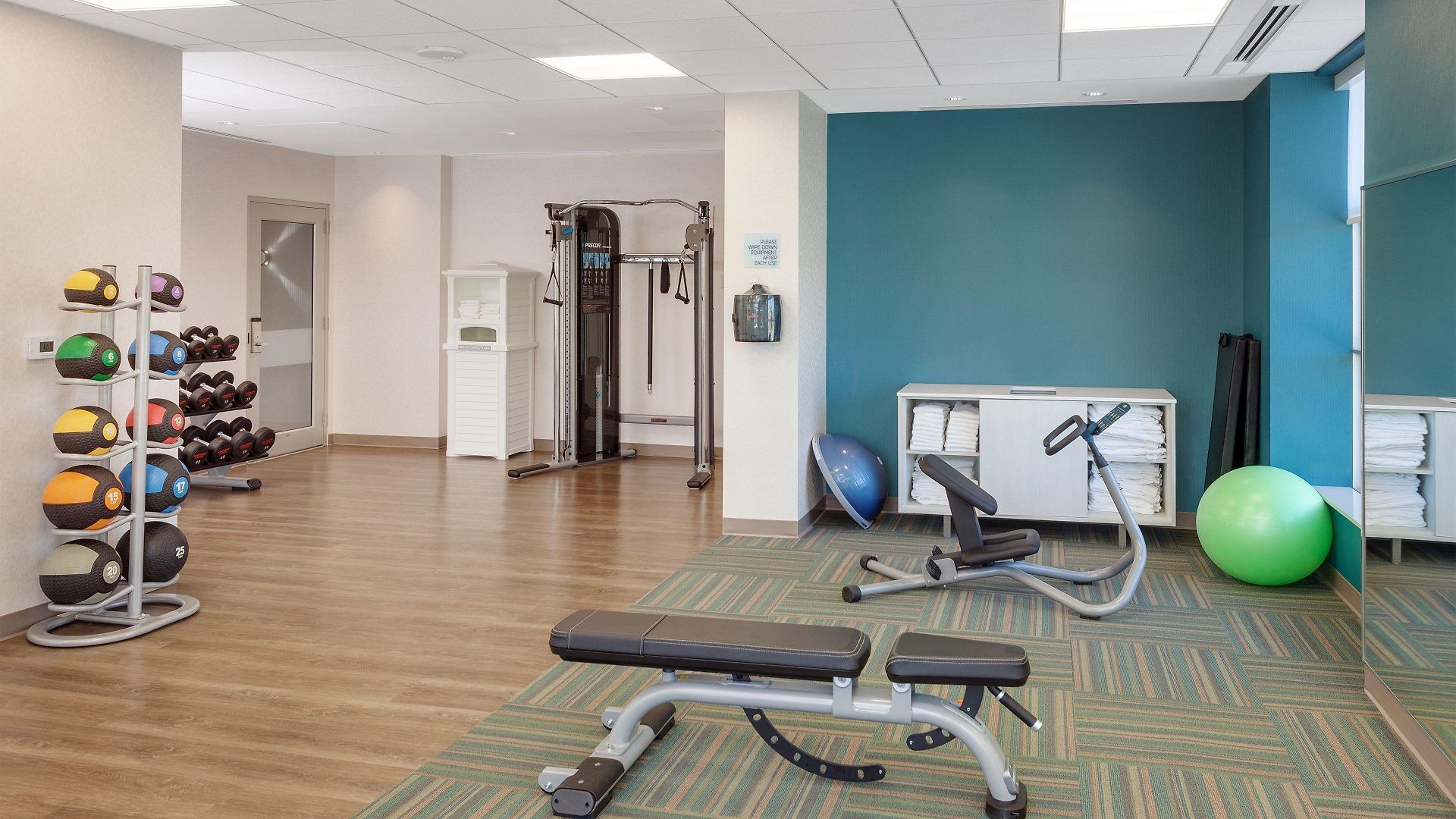 Express & Downtown East By Ihg Ottawa