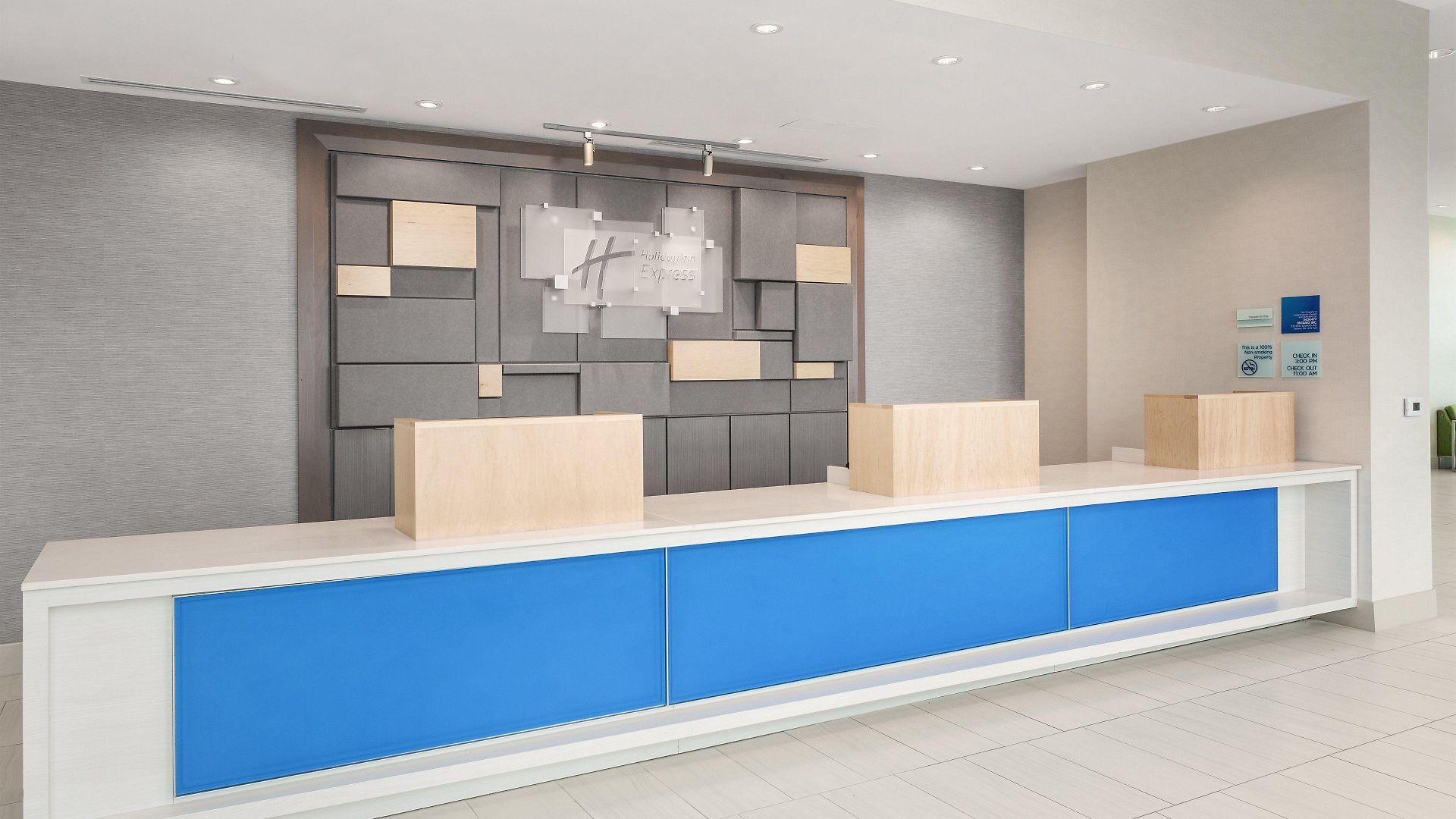 Hotel Express & Downtown East By Ihg
