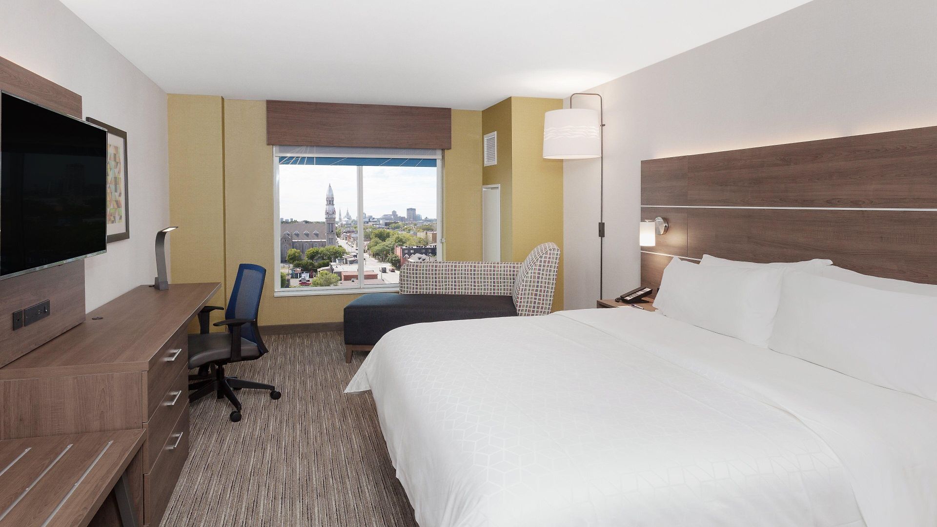 Express & Downtown East By Ihg Hotel 3*