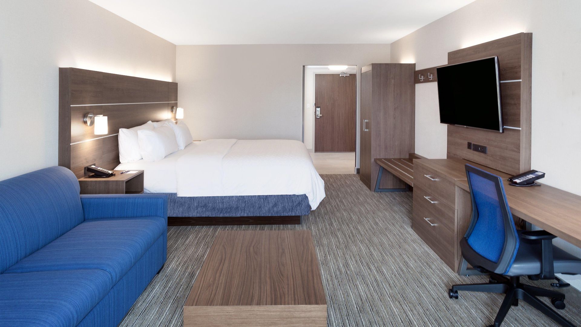 Express & Downtown East By Ihg Hotel 3*