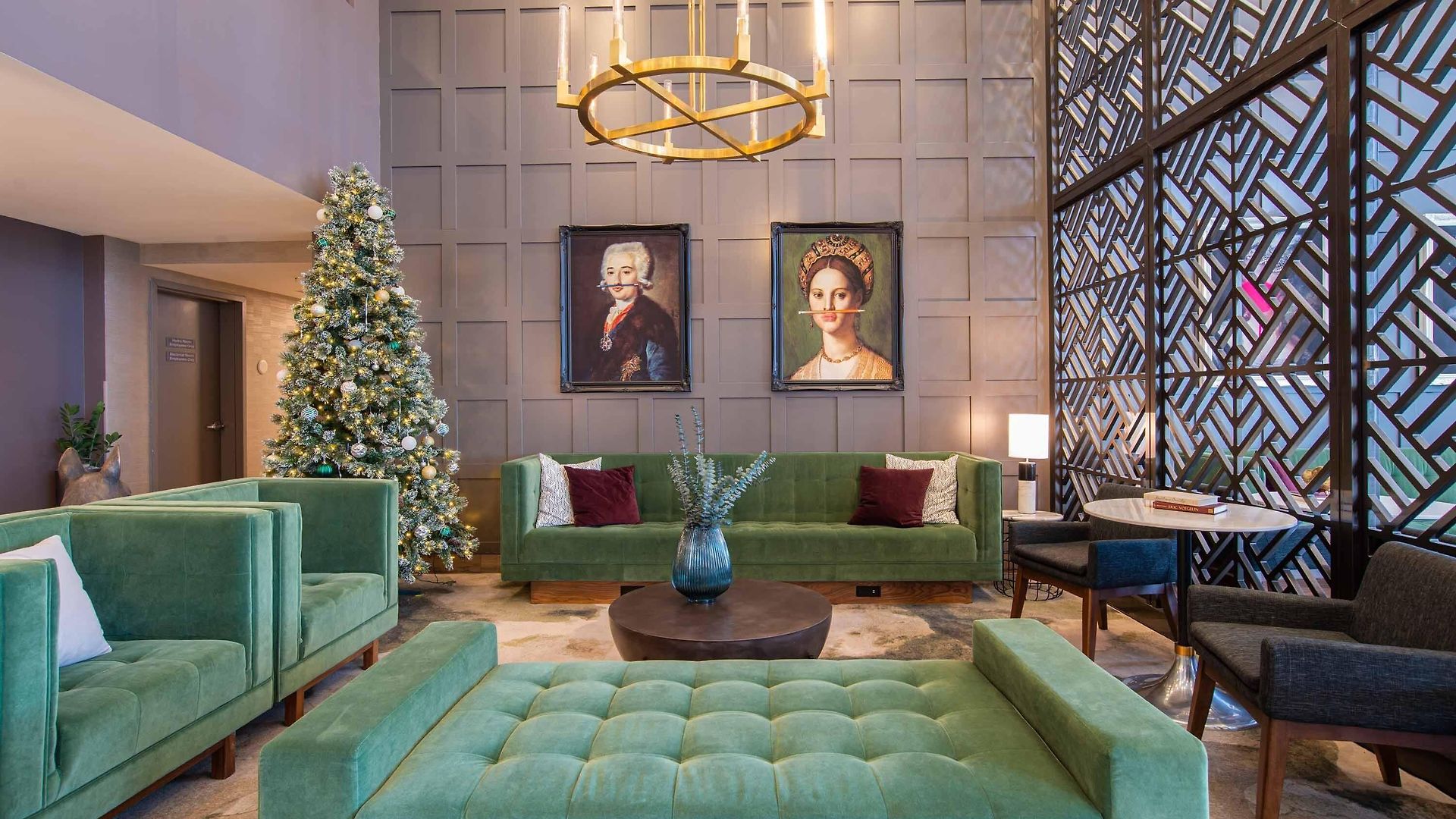 Hotel Sandman Signature Airport