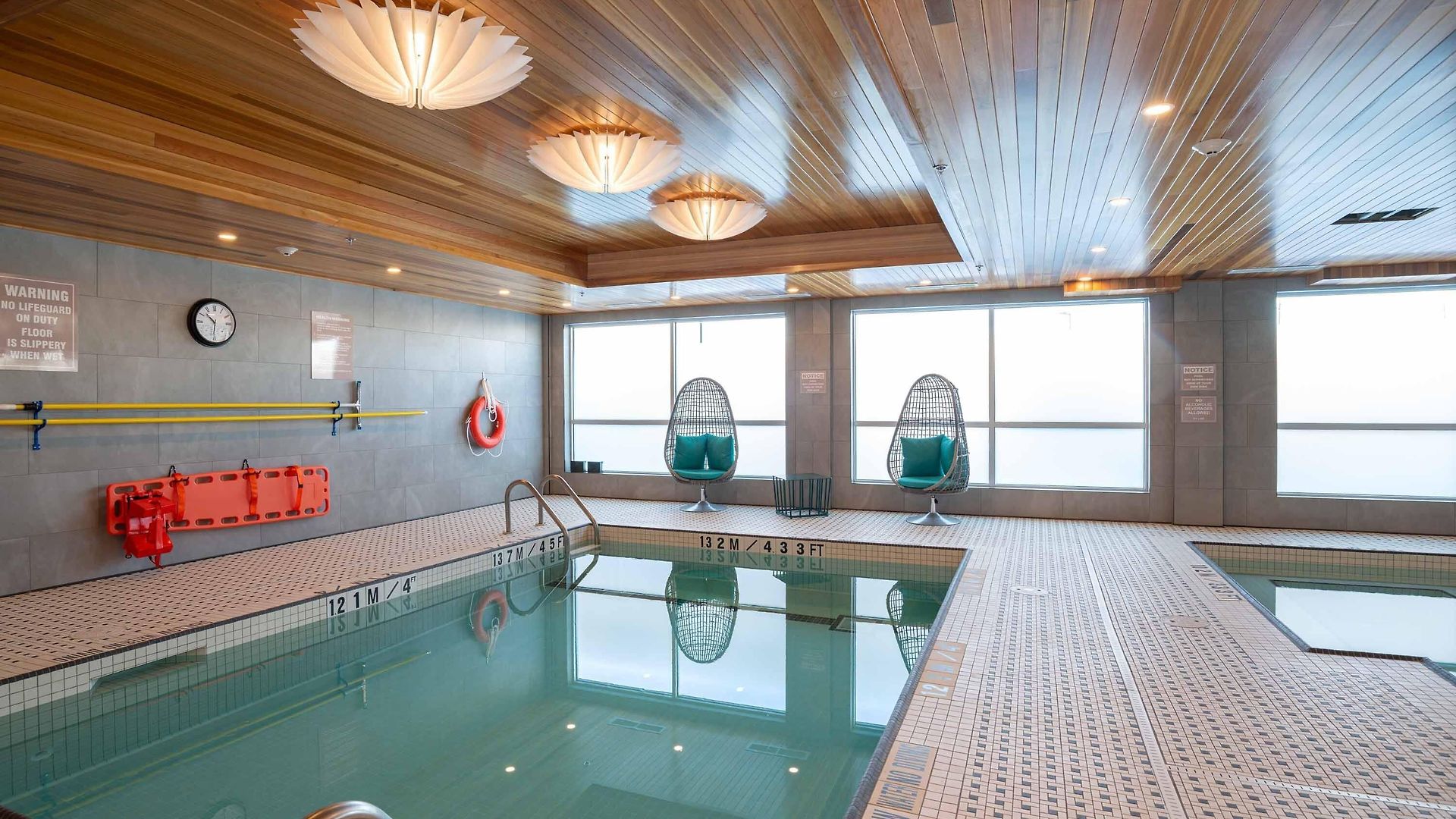Sandman Signature Airport Hotel