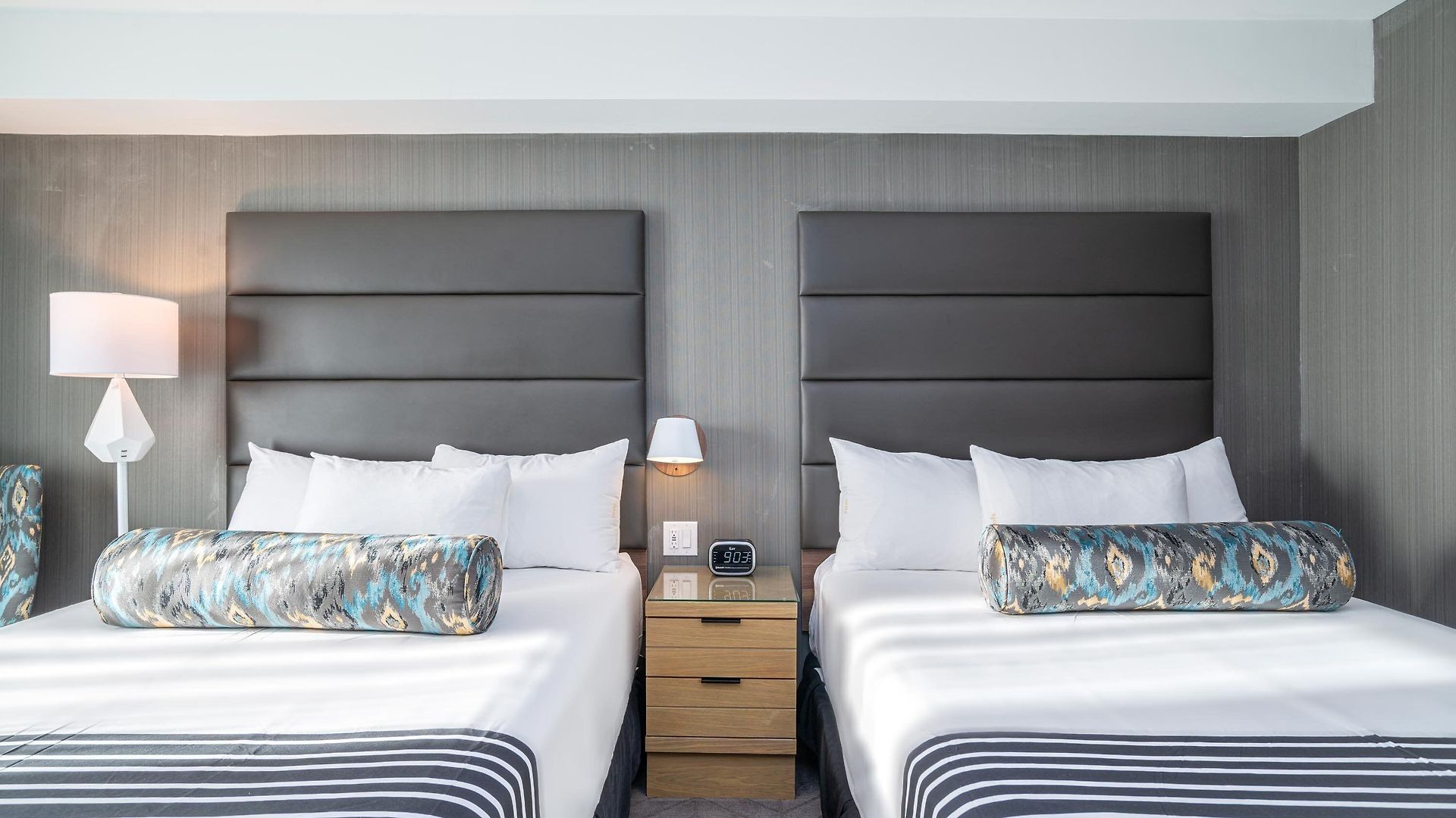 Hotel Sandman Signature Airport Ottawa