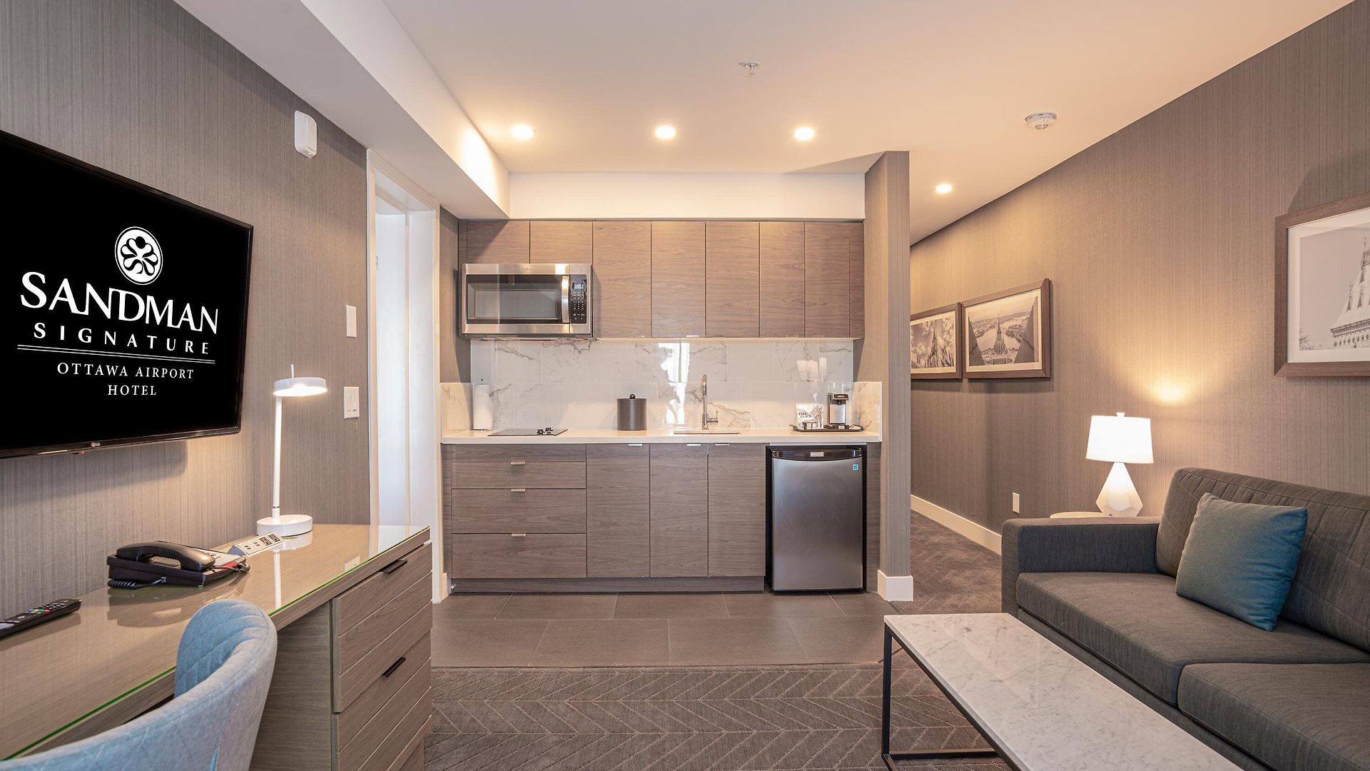 Sandman Signature Airport Hotel Ottawa