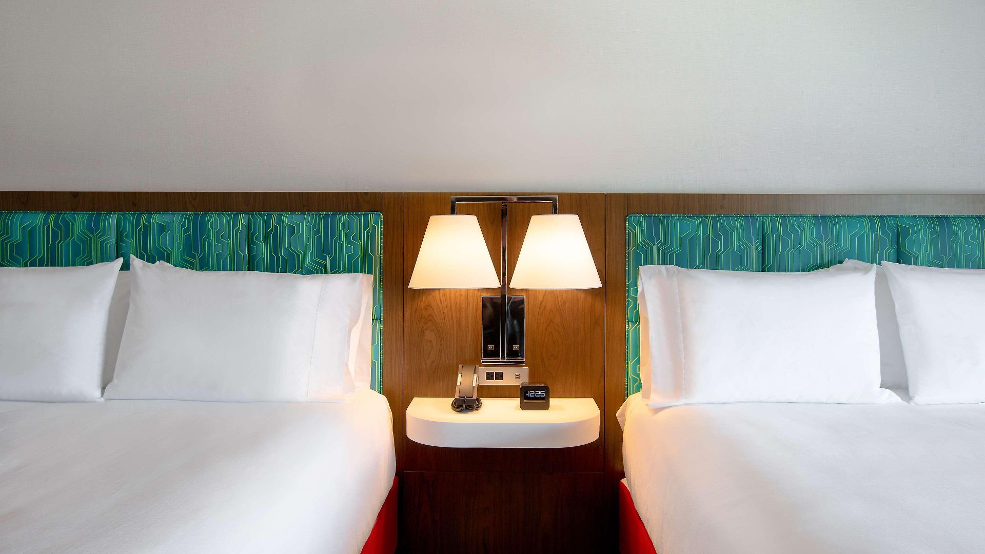 Hampton & West, Ontario, Canada 3*