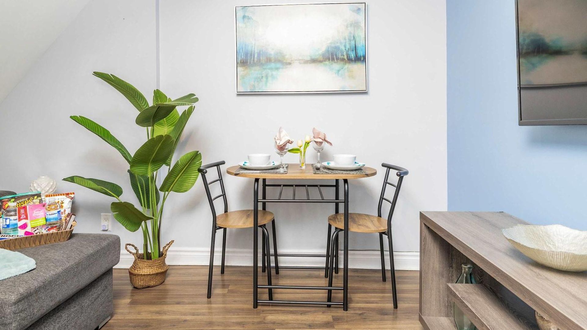 Urban 1br Gem With Kitchen, Smart Tv & Workspace Ottawa