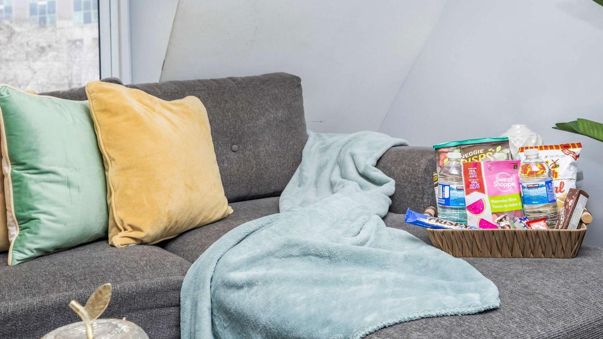 Urban 1br Gem With Kitchen, Smart Tv & Workspace