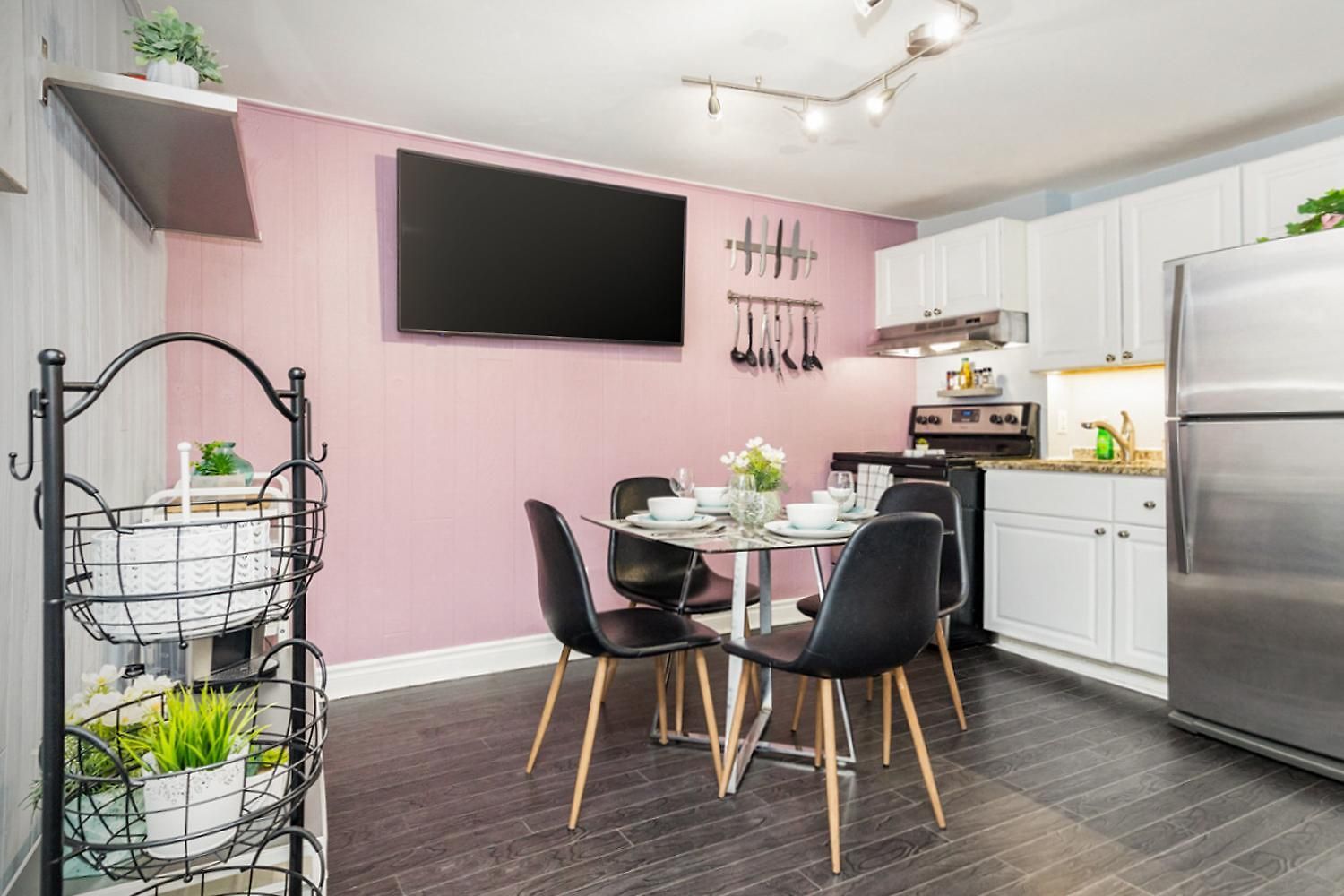Stylish Getaway For 5 * Ottawa