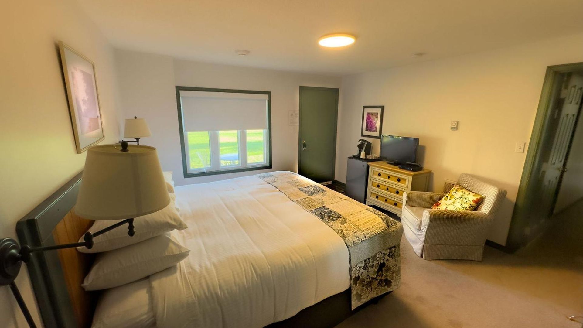 Loyly Guest house Ottawa