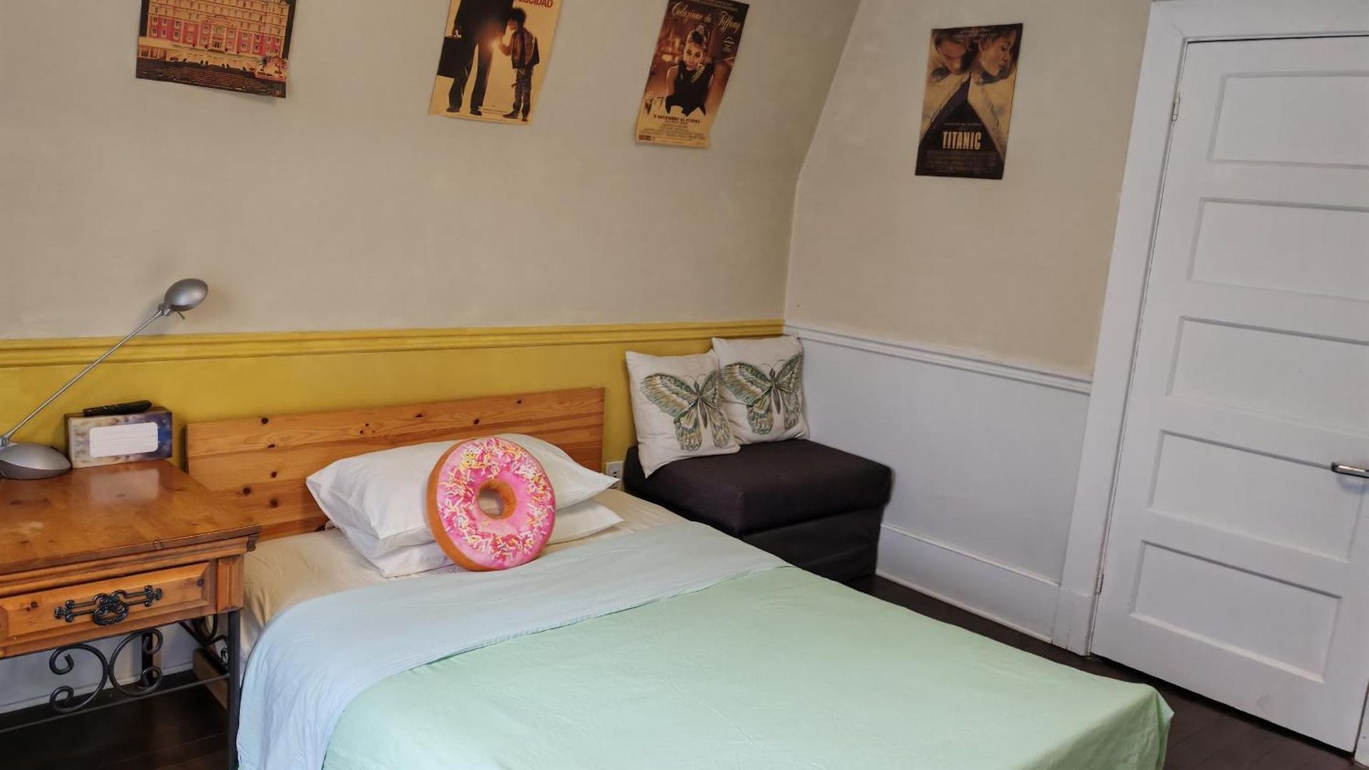 Guest house Center Near Train Station & Parliament *