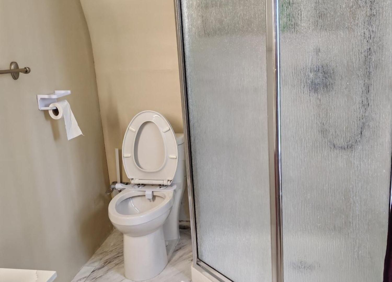 Guest house Center Near Train Station & Parliament *