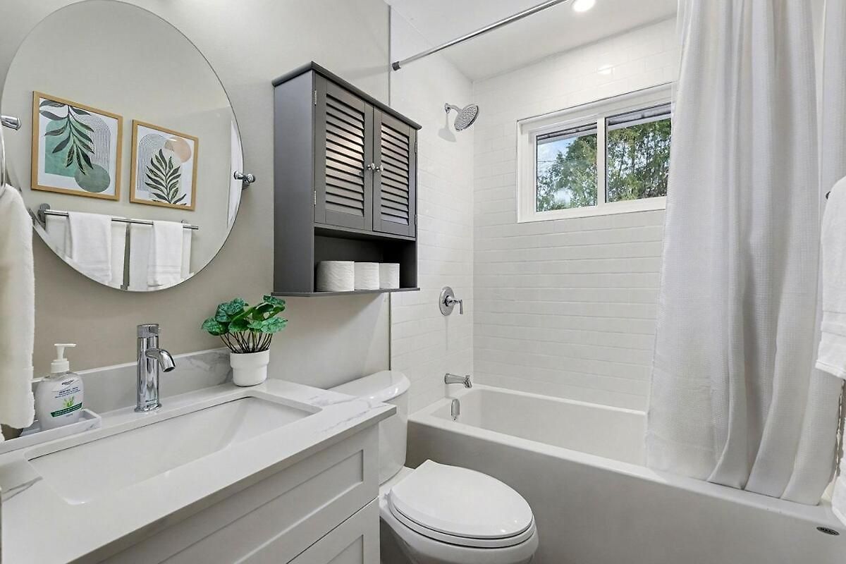 Furnished 3br *