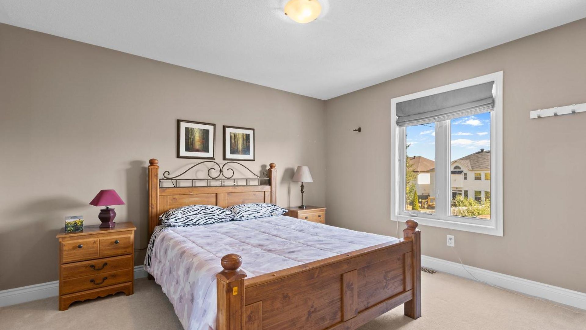 Maple Heights - Stunning In West *