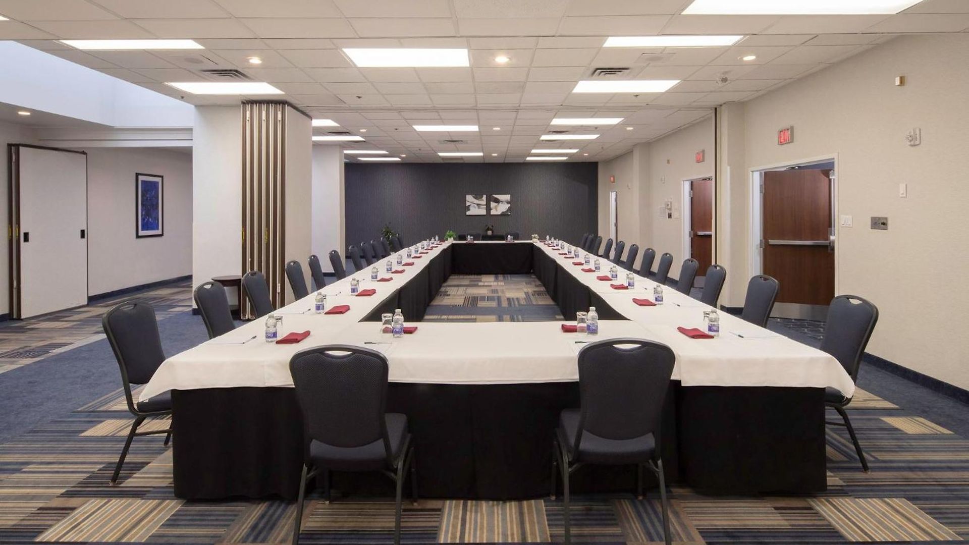 East By Ihg Ottawa