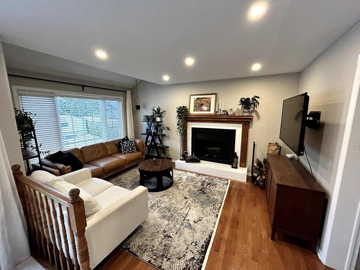 Large 4bd In Orleans With Pool Ottawa