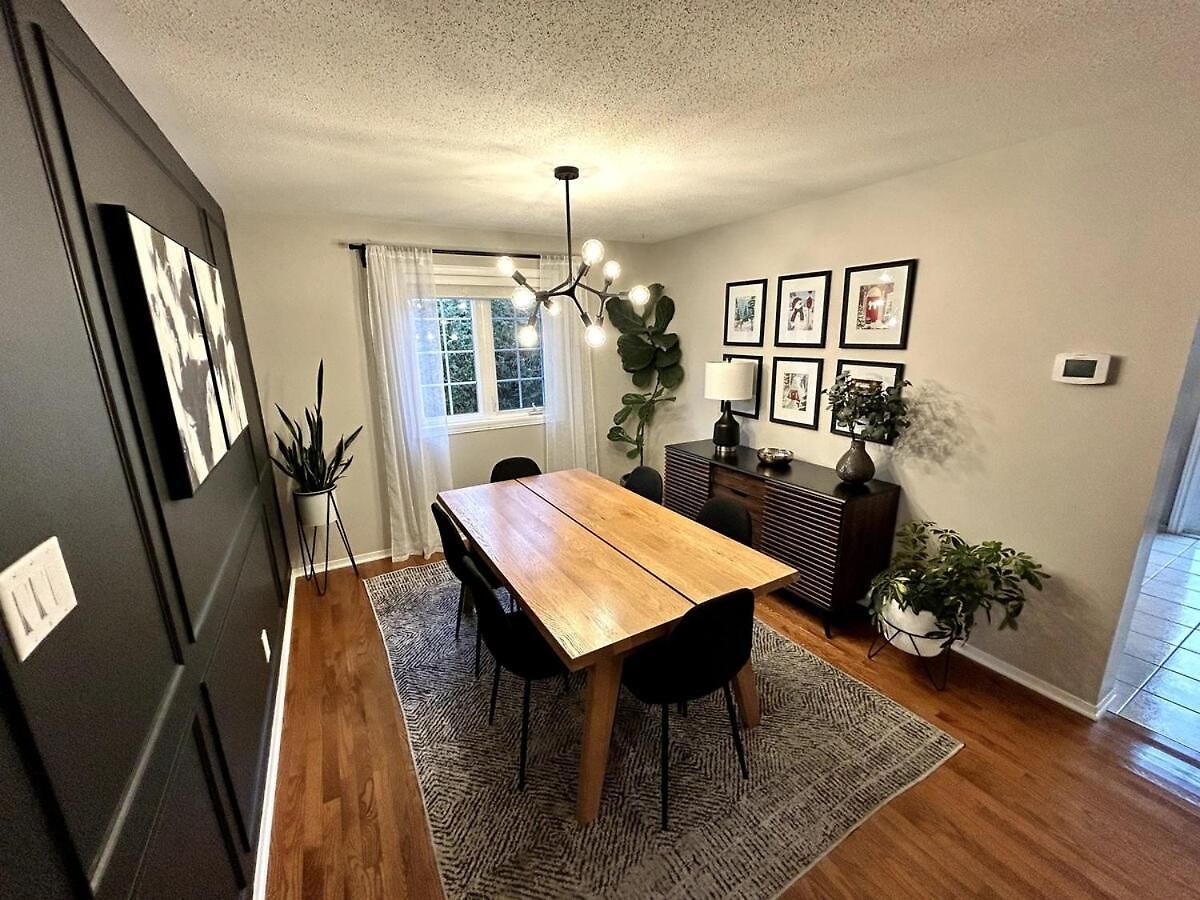 Large 4bd In Orleans With Pool Holiday home Ottawa