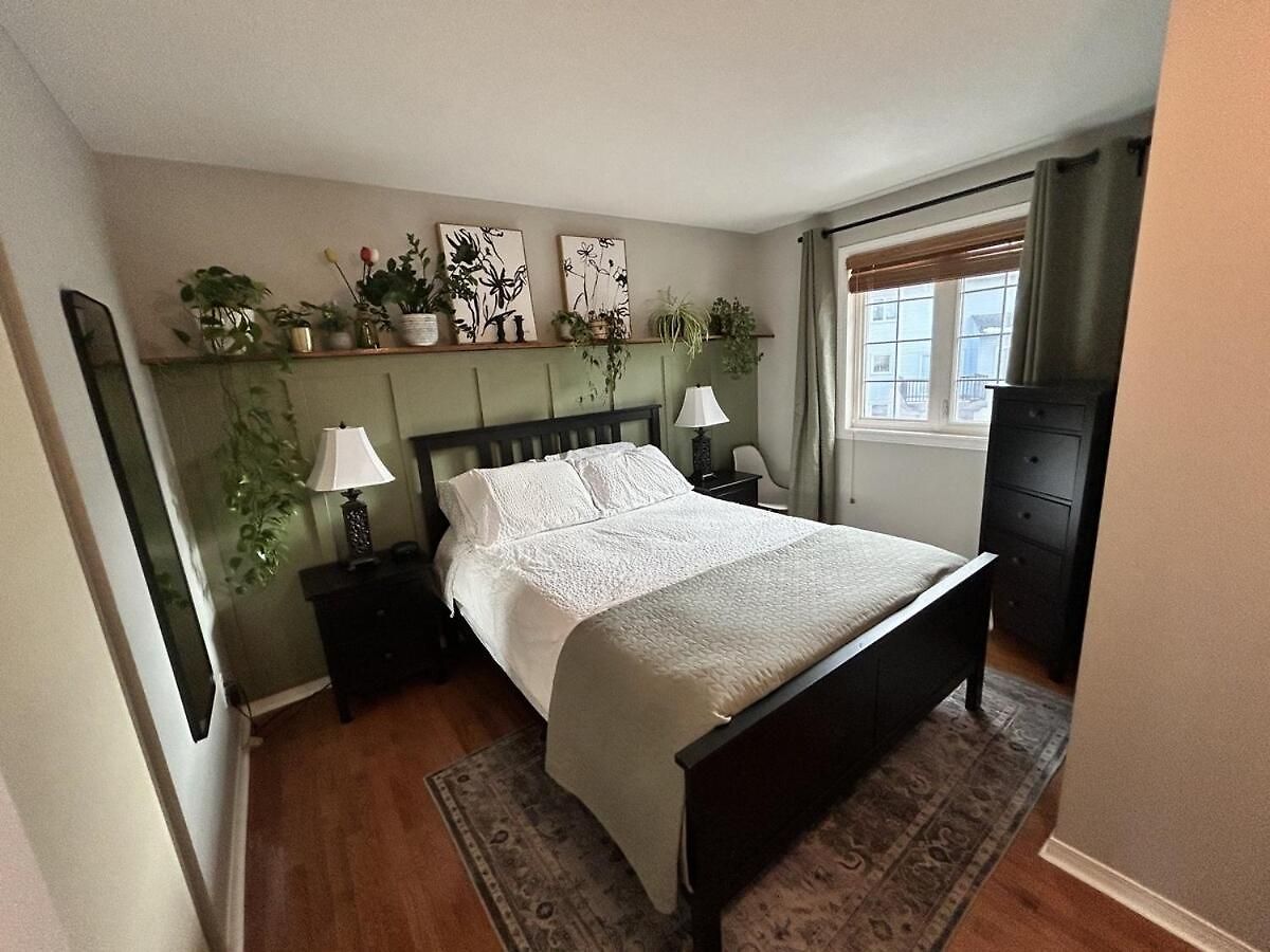 Large 4bd In Orleans With Pool Ottawa