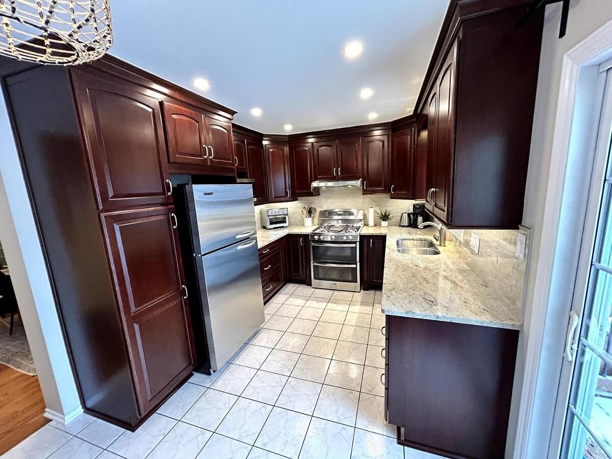 Holiday home Large 4bd In Orleans With Pool Ottawa