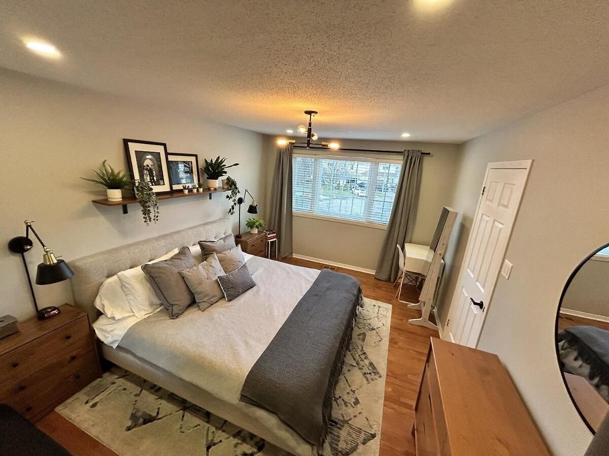 Large 4bd In Orleans With Pool Ottawa