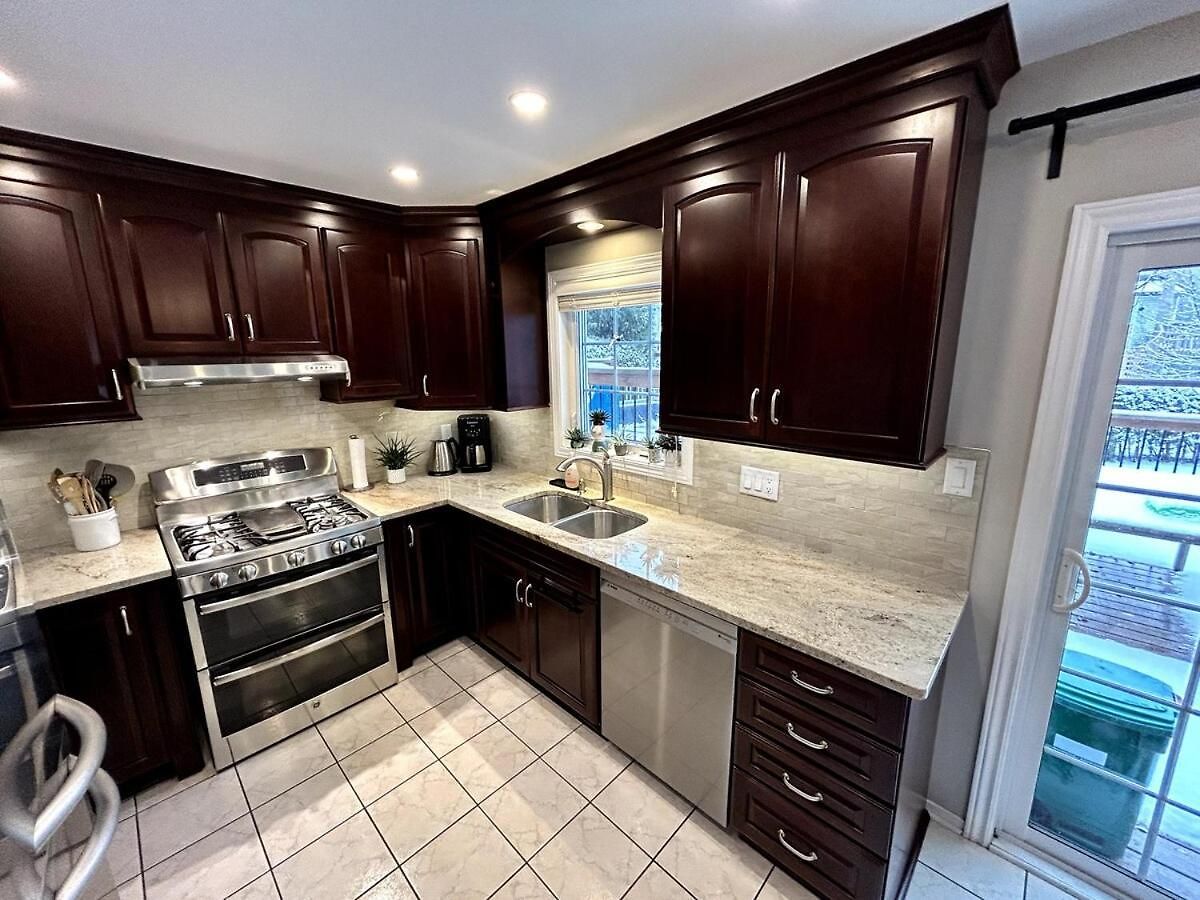 Large 4bd In Orleans With Pool Holiday home