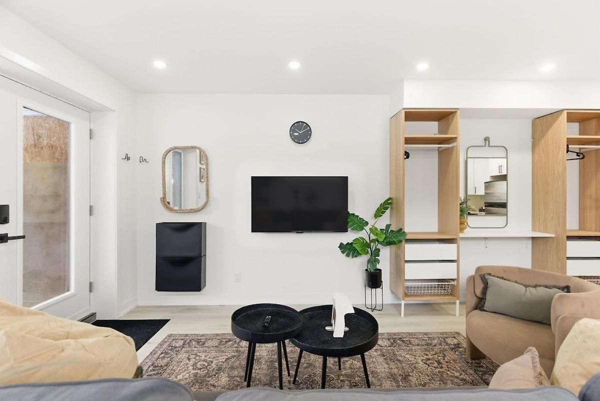 New Modern 1br Basement Near Downtown Free Parking Apartment Ottawa