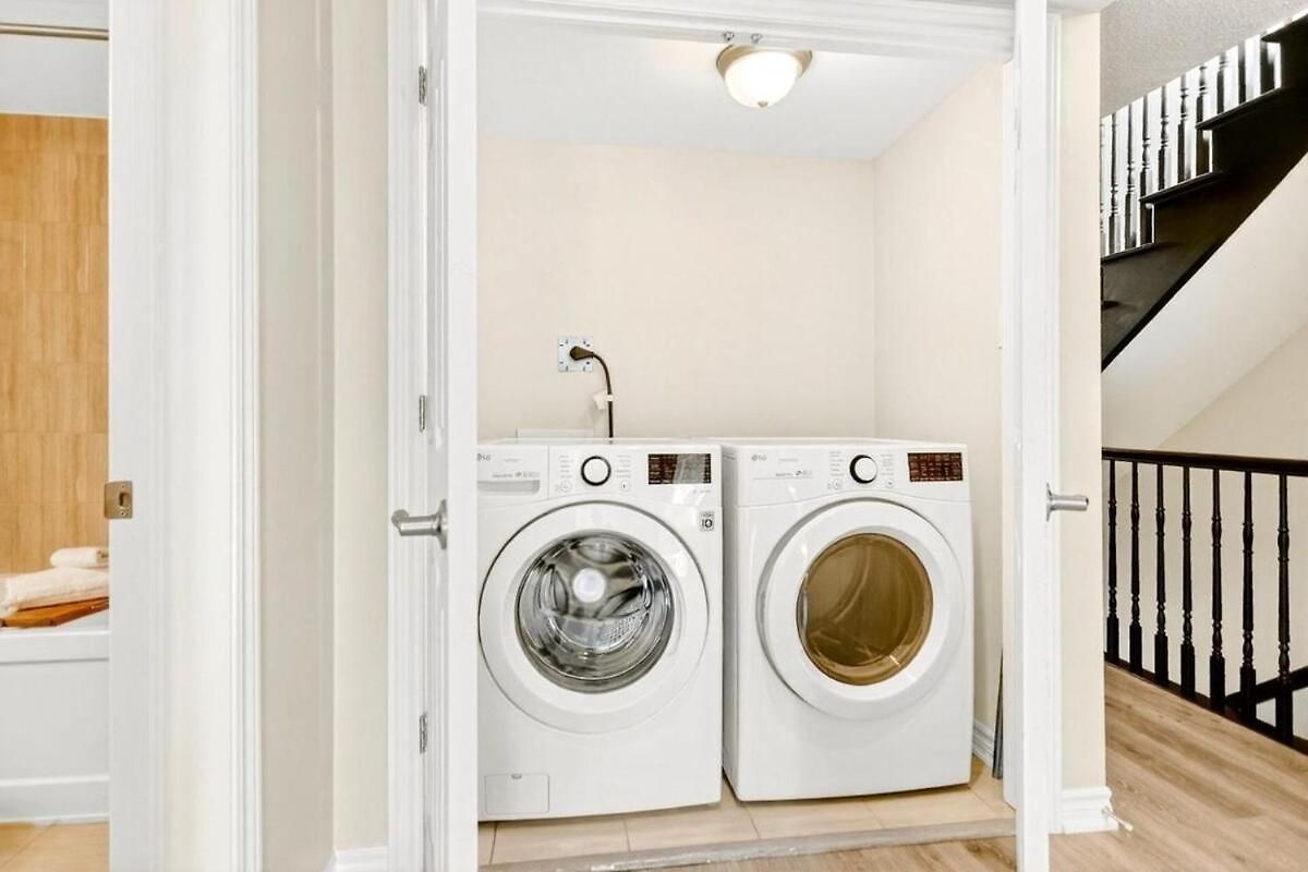 Modern 4br Townhouse Free Parking Apartment
