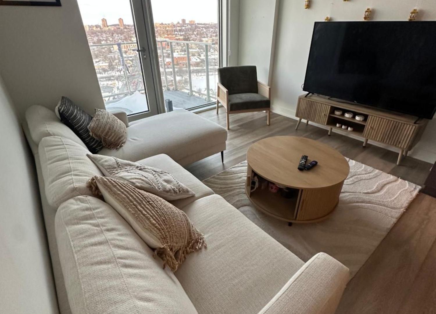 Vanier Luxury Apartment *