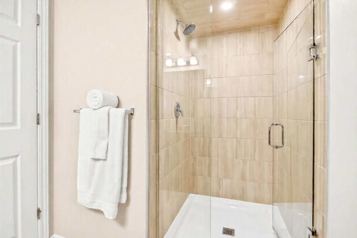Apartment Modern 4br Townhouse Free Parking Ottawa