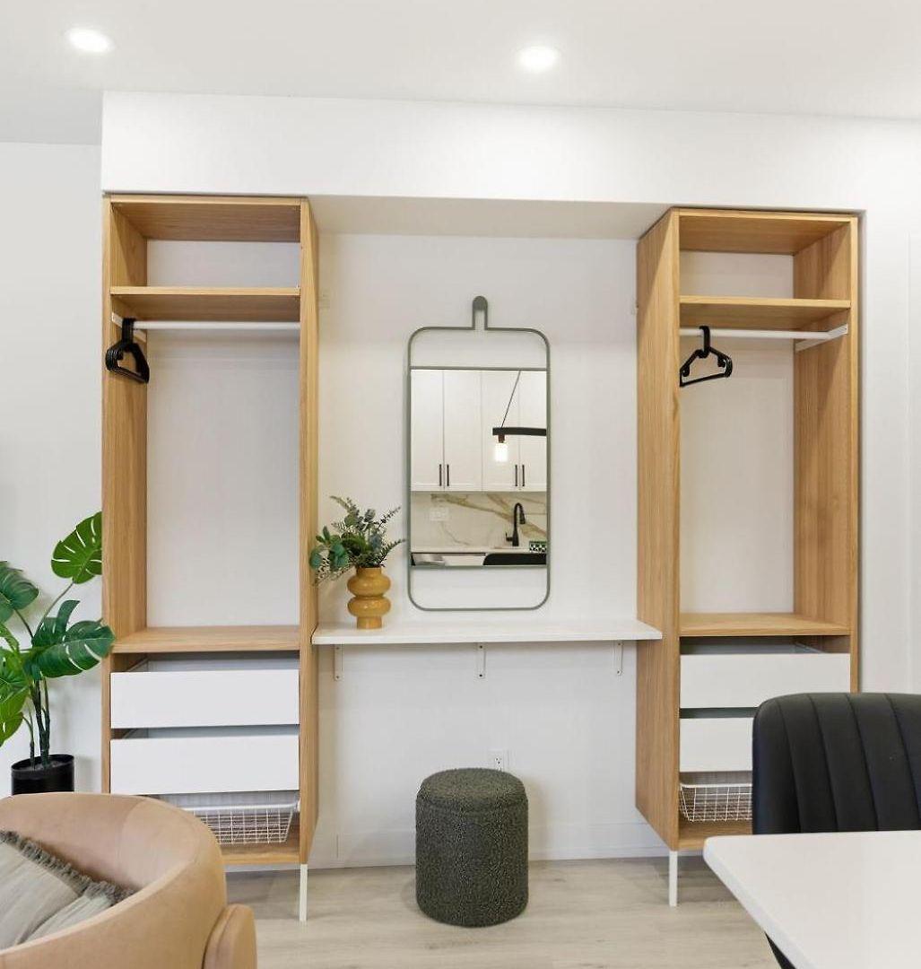 New Modern 1br Basement Near Downtown Free Parking Apartment Ottawa