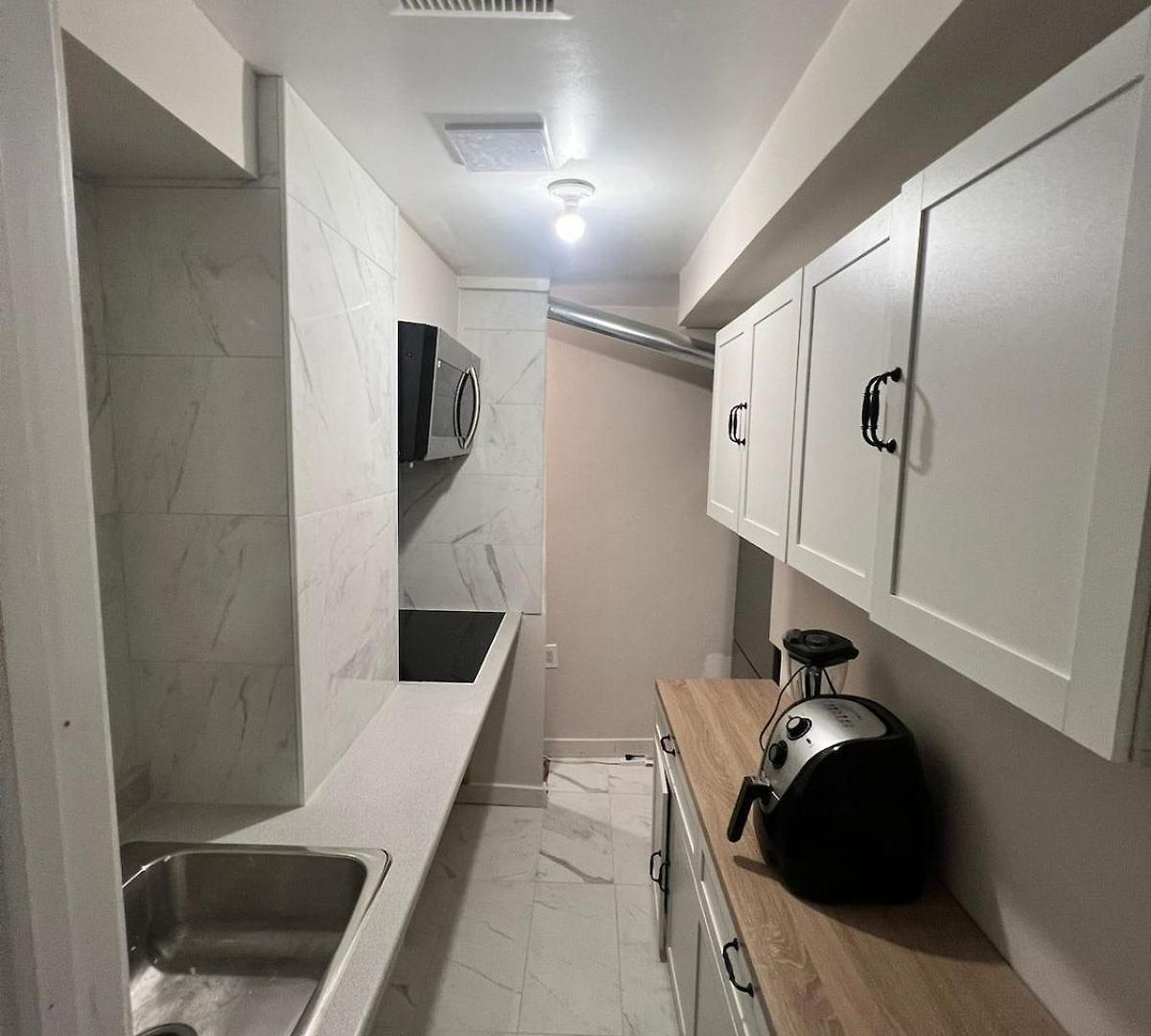 Basement With 2 Apartment